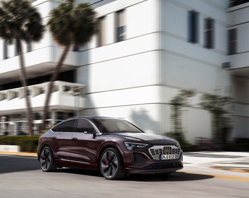 Audi Q8 sportback e-tron 95kWh 50 edition quattro - COMPLEET VERNIEUWD!