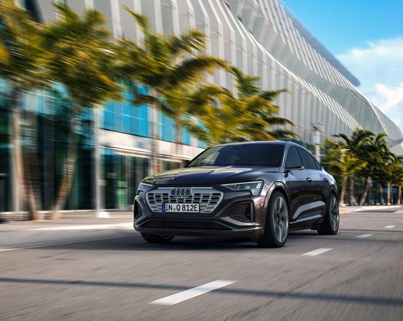 Audi Q8 sportback e-tron 95kWh 50 edition quattro - COMPLEET VERNIEUWD!
