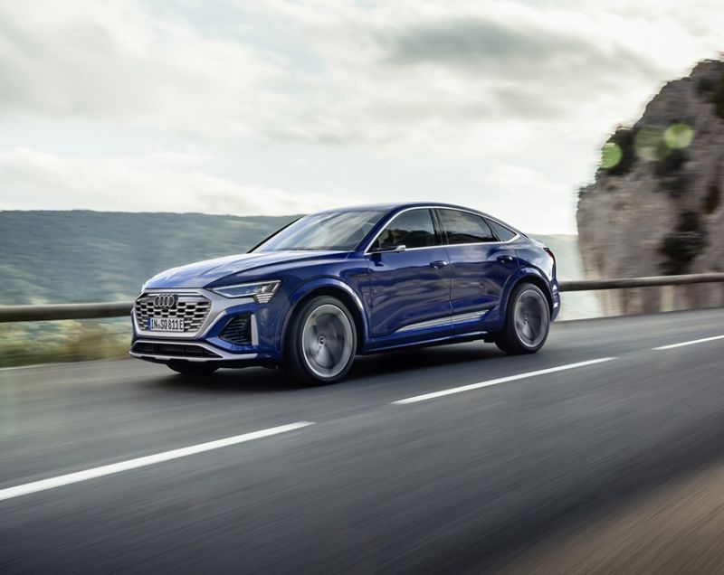 Audi Q8 sportback e-tron 95kWh 50 edition quattro - COMPLEET VERNIEUWD!