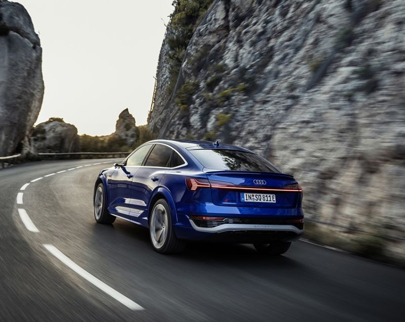 Audi Q8 sportback e-tron 95kWh 50 edition quattro - COMPLEET VERNIEUWD!
