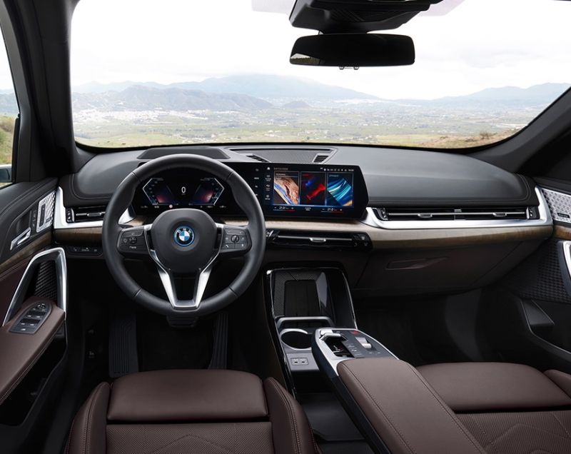 BMW iX1 64.8kWh xDrive30 - STANDAARD RIJK UITGERUST