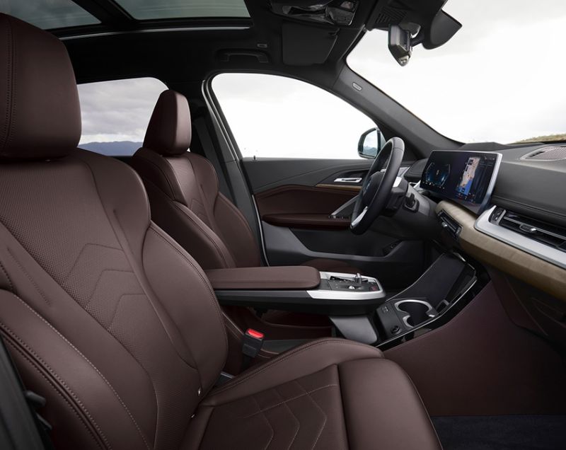 BMW iX1 64.8kWh xDrive30 - STANDAARD RIJK UITGERUST