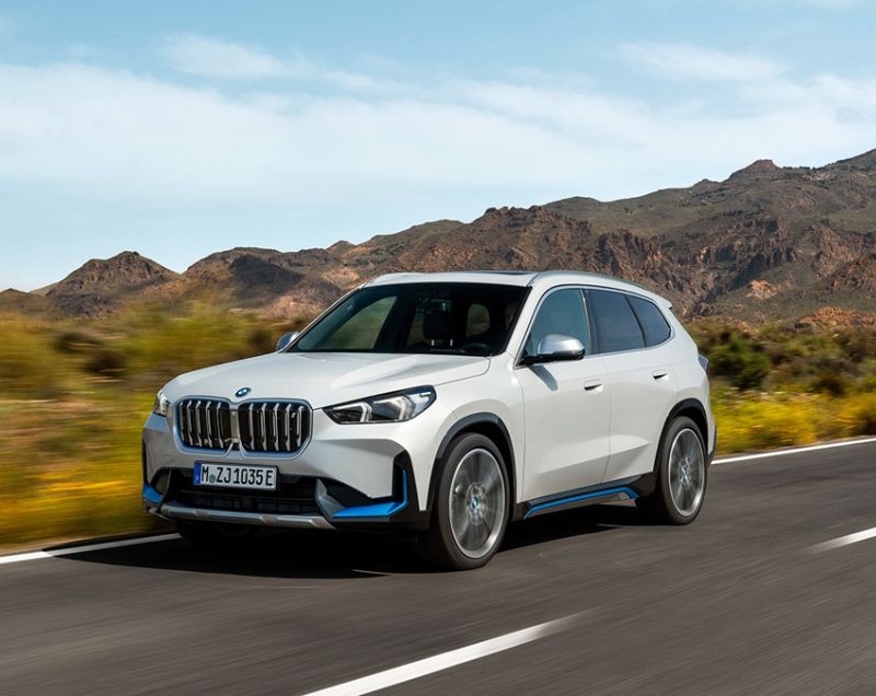 BMW iX1 64.8kWh xDrive30 - STANDAARD RIJK UITGERUST