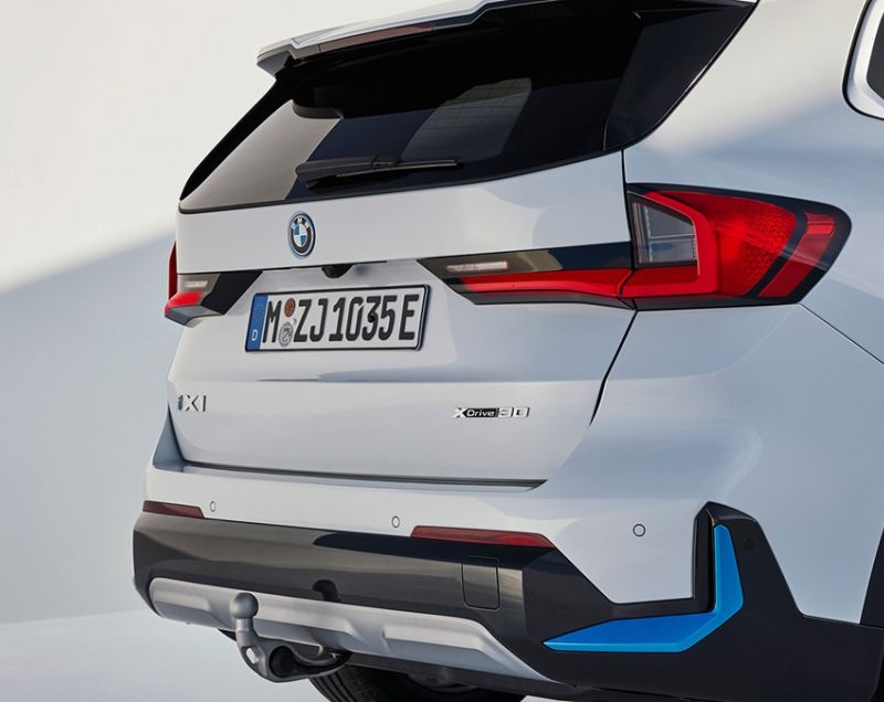 BMW iX1 64.8kWh eDrive20 M Sportpakket, Saphirschwarz + PREMIUM PACK BMW iX1 64.8kWh eDrive20 M Sportpakket, Saphirschwarz + PREMIUM PACK