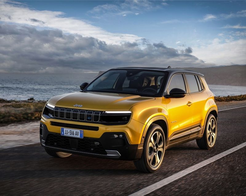 Jeep Avenger 1.2t e-Hybrid Summit, Granite Grey + WINTER PACK Jeep Avenger 1.2t e-Hybrid Summit, Granite Grey + WINTER PACK