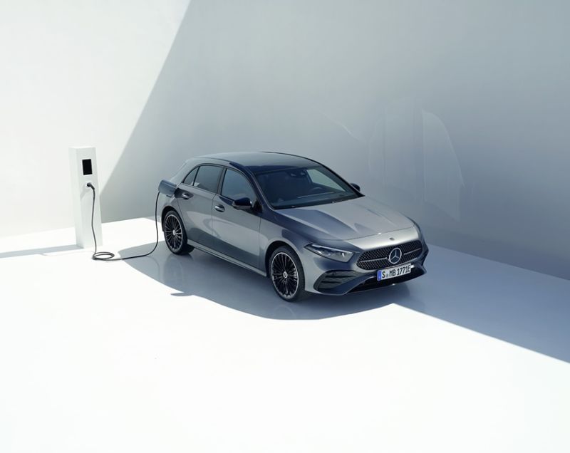 Mercedes-Benz A-klasse 250e phev business solution luxury 160kW 8g-dct aut