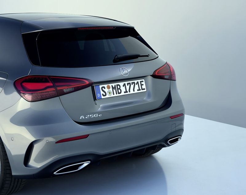 Mercedes-Benz A-klasse 250e phev business solution luxury 160kW 8g-dct aut