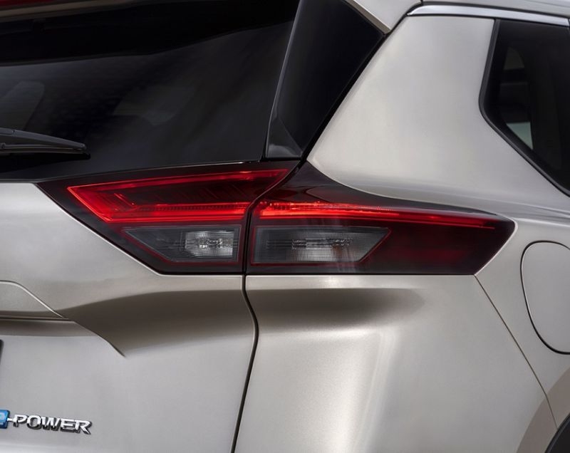 Nissan X-trail 1.5 e-4ORCE Tekna, Pearl White + SUN PACK