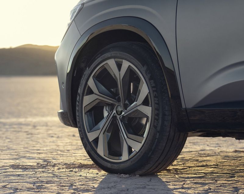 Renault Austral* 1.2 E-Tech hybrid 200 techno esprit Alpine, Noir Etoile + Pack advanced driving assist Renault Austral* 1.2 E-Tech hybrid 200 techno esprit Alpine, Noir Etoile + Pack advanced driving assist