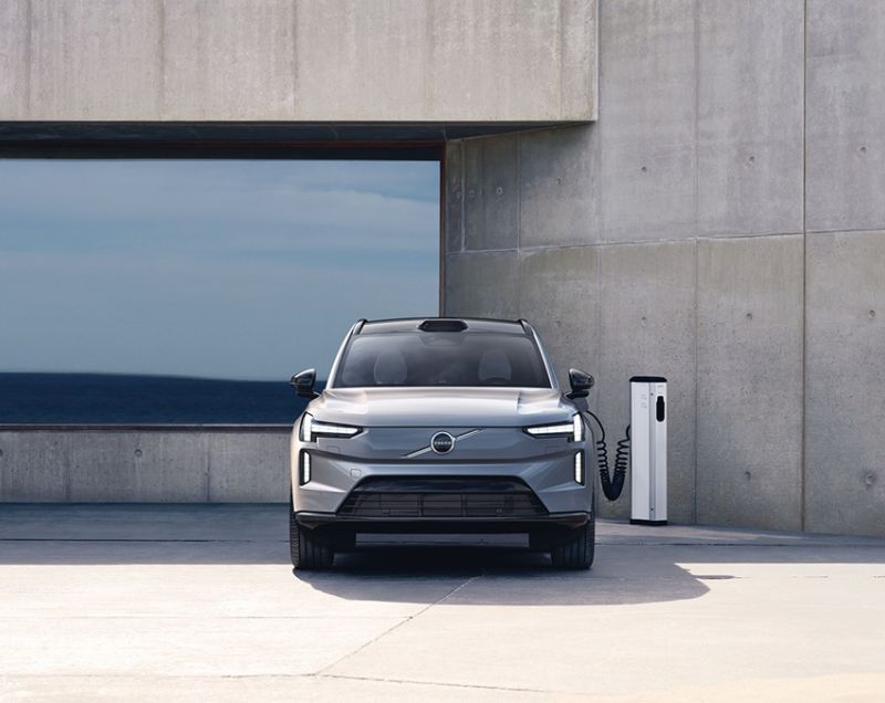 Volvo EX90 111kWh ev twin core 300kW aut