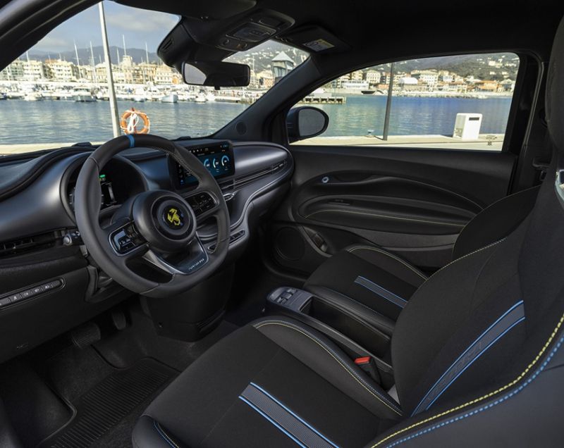 Abarth 500E 42kWh ev urban 114kW aut