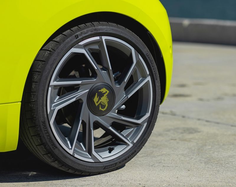 Abarth 500E 42kWh ev urban 114kW aut