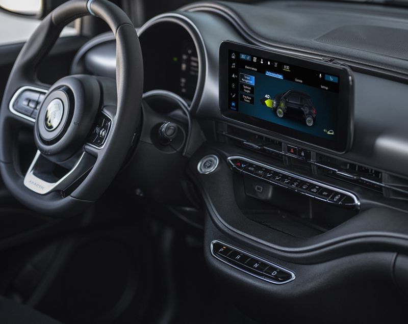 Abarth 500E 42kWh ev urban 114kW aut