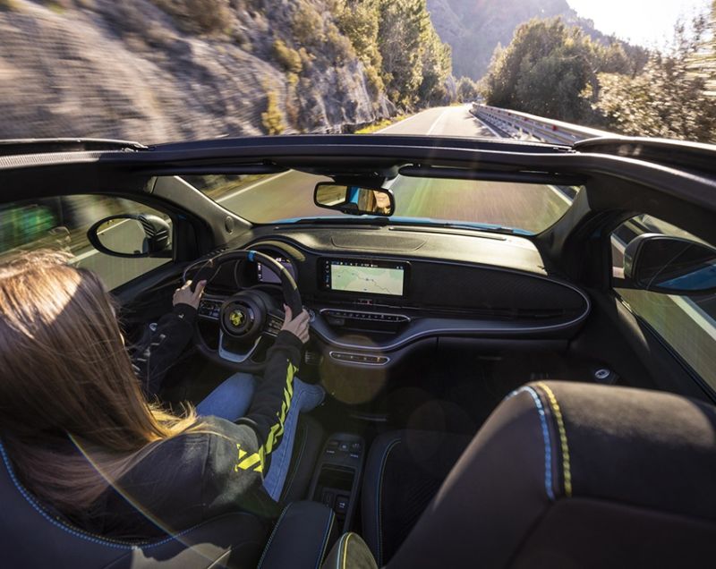 Abarth 500E cabrio 42kWh ev turismo 114kW aut