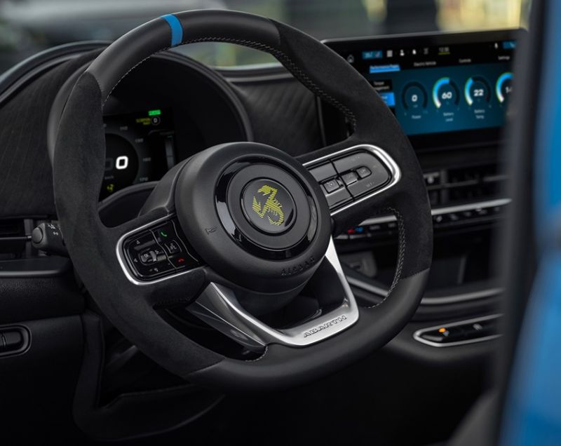 Abarth 500E cabrio 42kWh ev urban 114kW aut