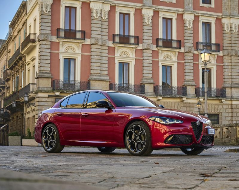 Alfa Romeo Giulia 2.0gme 280 Veloce AWD Alfa Romeo Giulia 2.0gme 280 Veloce AWD