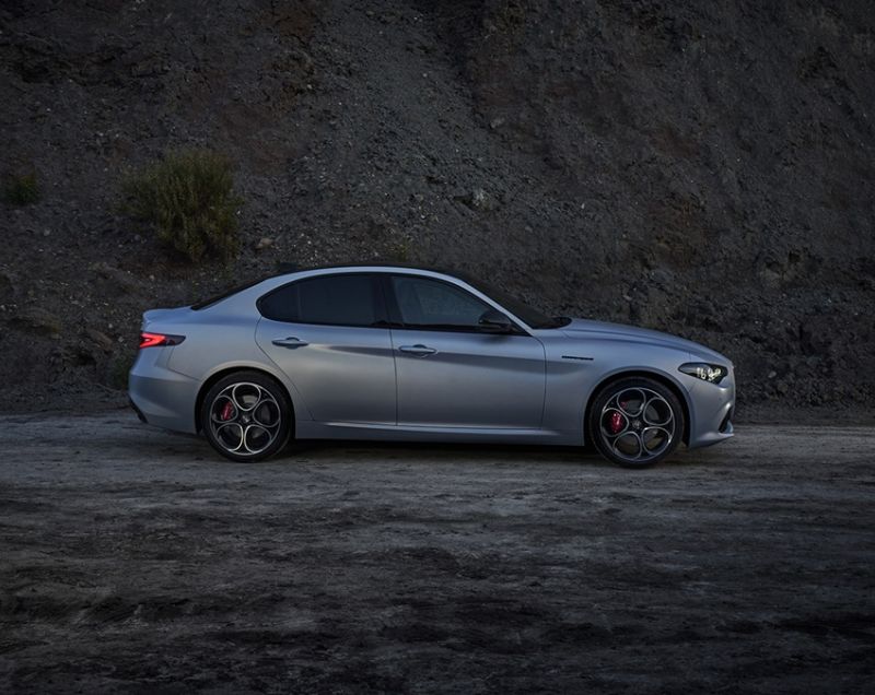 Alfa Romeo Giulia 2.0gme 280 Veloce AWD Alfa Romeo Giulia 2.0gme 280 Veloce AWD