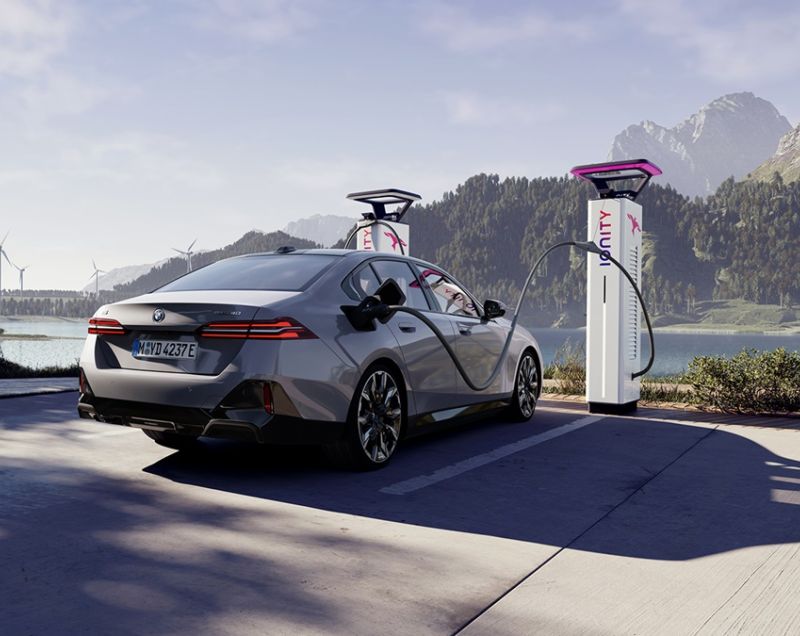 BMW 5-serie 530e Plug-in Hybrid 299 PK automaat - TOT 100 KM ELEKTRISCHE ACTIERADIUS!