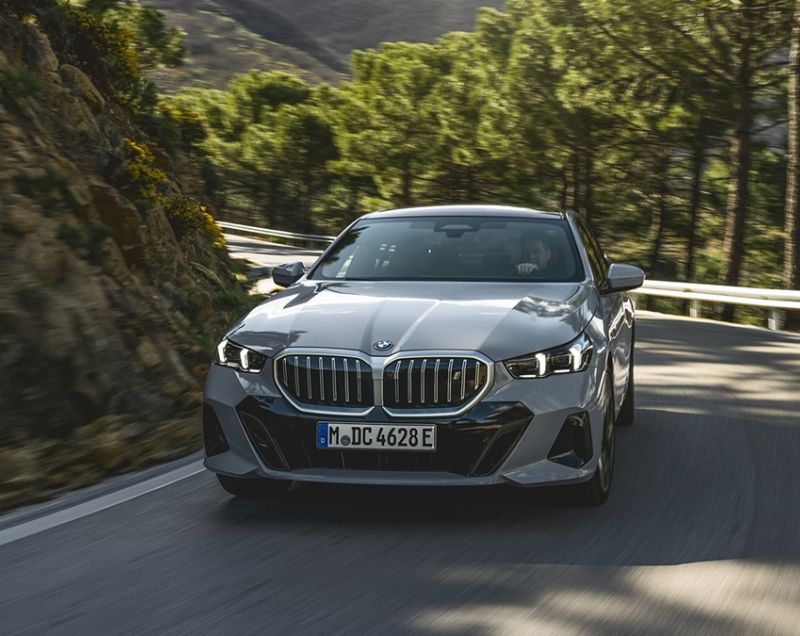 BMW 5-serie 530e Plug-in Hybrid 299 PK automaat - TOT 100 KM ELEKTRISCHE ACTIERADIUS!