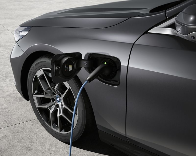 BMW 5-serie 530e Plug-in Hybrid 299 PK automaat - TOT 100 KM ELEKTRISCHE ACTIERADIUS!