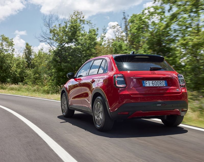 Fiat 600 54kWh ev red 115kW aut Fiat 600 54kWh ev red 115kW aut