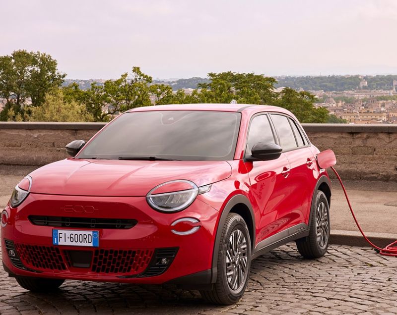 Fiat 600 54kWh ev icon 115kW aut Fiat 600 54kWh ev icon 115kW aut