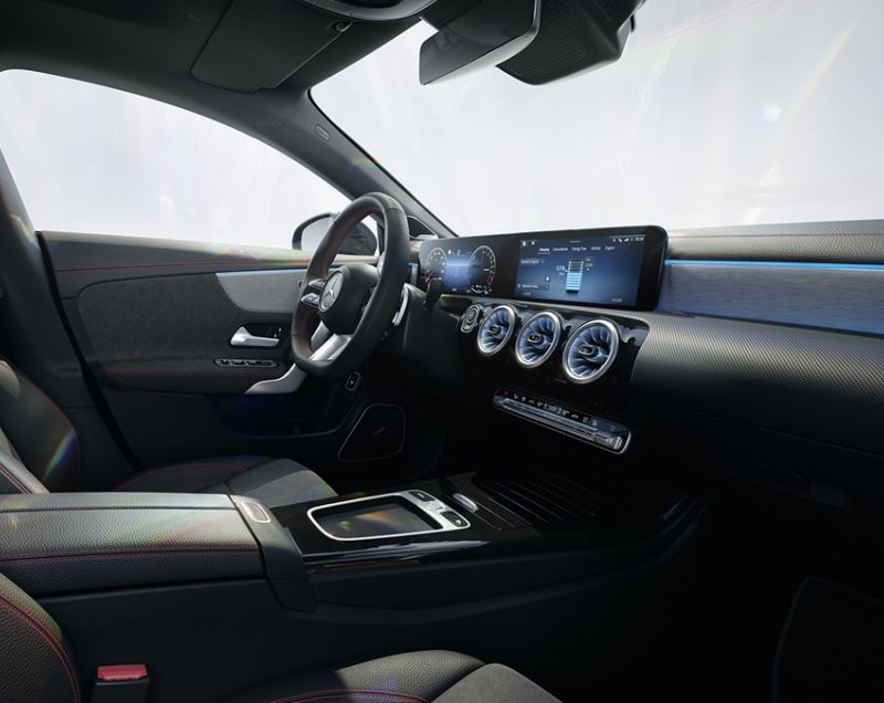 Mercedes-Benz CLA* 180 mhev business solution luxury 110kW 7g-dct aut Mercedes-Benz CLA* 180 mhev business solution luxury 110kW 7g-dct aut