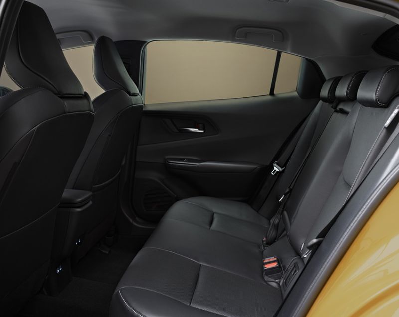 Toyota Prius 2.0 Plug-in Hybrid Solar Edition