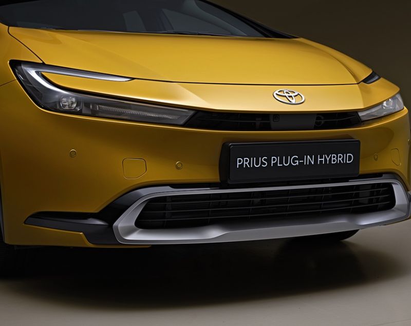 Toyota Prius 2.0 Plug-in Hybrid Solar Edition Toyota Prius 2.0 Plug-in Hybrid Solar Edition