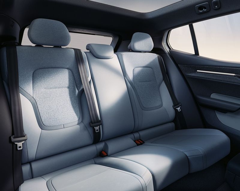 Volvo EX30 69kWh Single Motor Extended Range Plus, Onyx Black + CLIMATE PACK