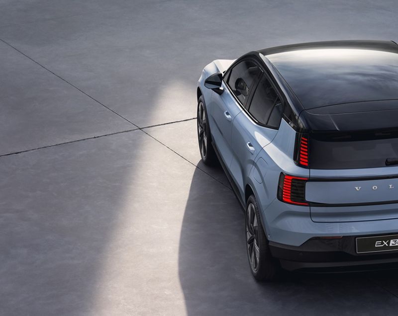 Volvo EX30 69kWh Single Motor Extended Range Plus, Onyx Black + CLIMATE PACK