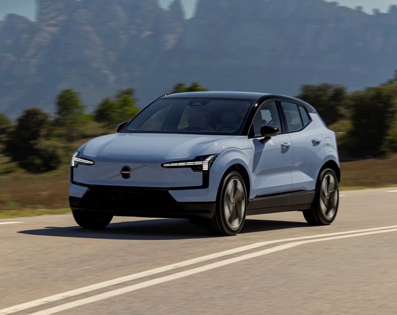 Volvo EX30 51kWh Plus Europa Black Edition