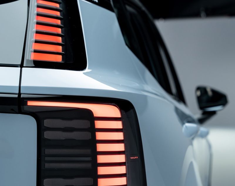 Volvo EX30 51kWh Plus Europa Black Edition