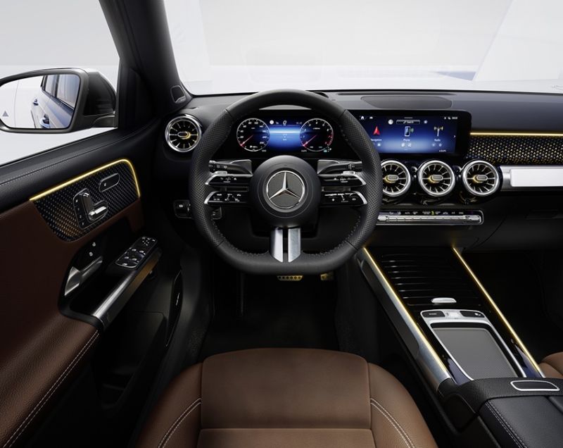 Mercedes-Benz GLB 180 mhev business solution luxury 110kW 7g-dct aut Mercedes-Benz GLB 180 mhev business solution luxury 110kW 7g-dct aut