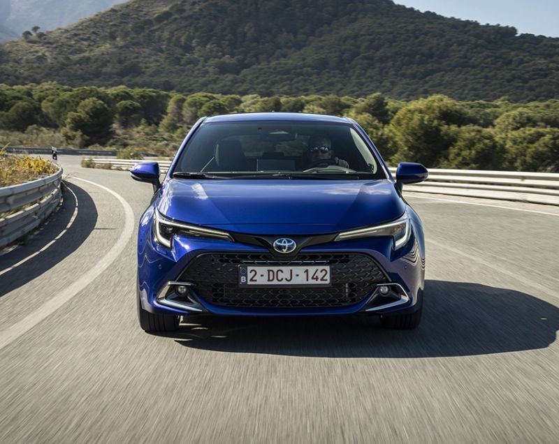 Toyota Corolla 1.8 hev comfort 103kW aut Toyota Corolla 1.8 hev comfort 103kW aut