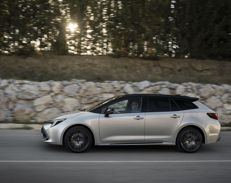 Toyota Corolla Touring Sports 1.8 Hybrid Business - AANRADER