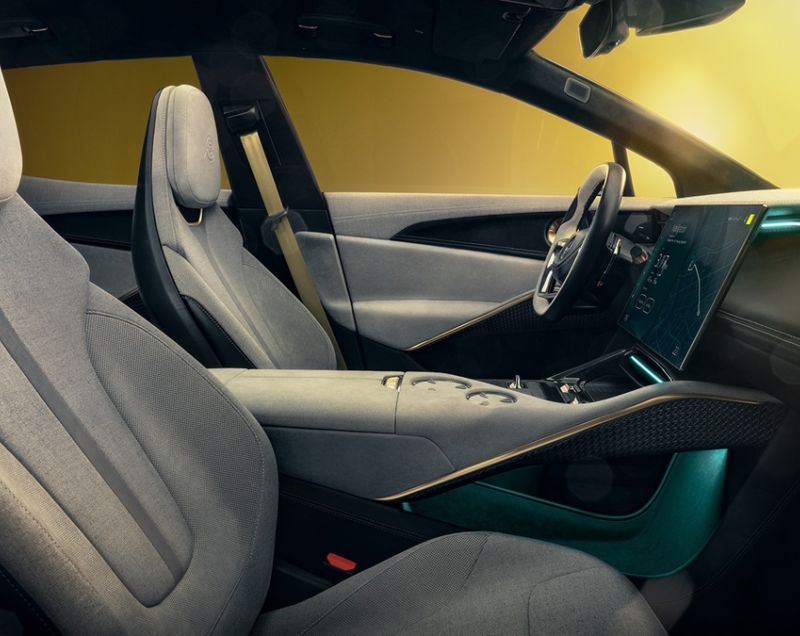 Lotus Eletre 112kWh 4WD, Stellar Zwart + PARKEERPAKKET/INTELLIGENT GLAZEN DAK
