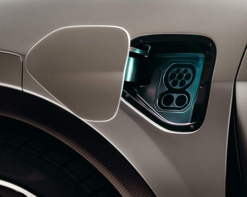 Lotus Eletre 112kWh 4WD, Stellar Zwart + PARKEERPAKKET/INTELLIGENT GLAZEN DAK