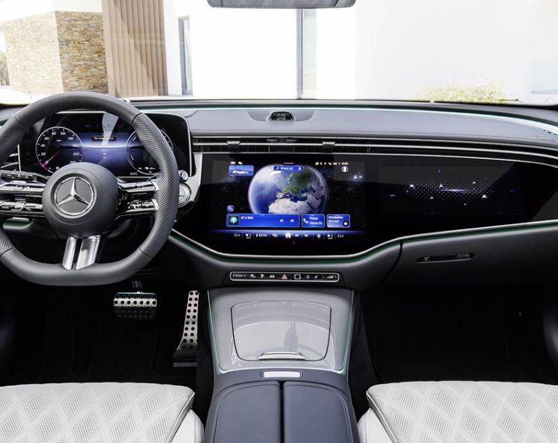 Mercedes-Benz E-estate 300e PHEV 230kW Luxury Line 9G-TRONIC Mercedes-Benz E-estate 300e PHEV 230kW Luxury Line 9G-TRONIC