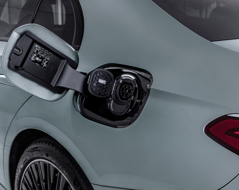 Mercedes-Benz E-klasse 300e phev sport edition 230kW 9g-tronic aut