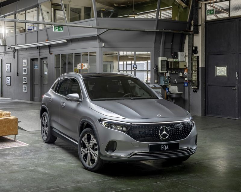 Mercedes-Benz EQA 70.5kWh 250+ Business Solution AMG, Kosmoszwart