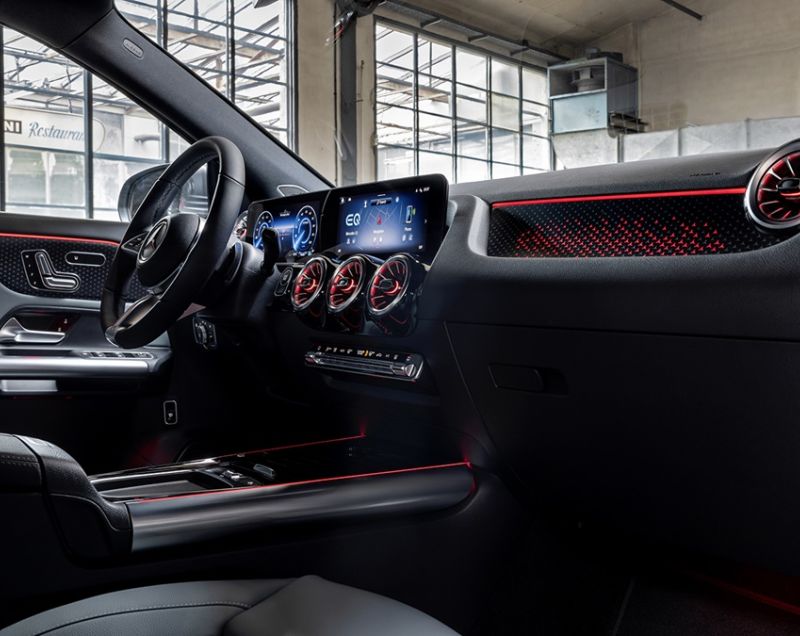 Mercedes-Benz EQA 70.5kWh 250+ Business Solution AMG, Berggrijs