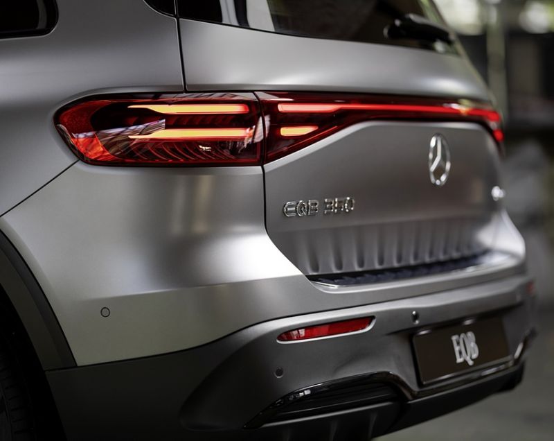 Mercedes-Benz EQB 70.5kWh 250+ Business Solution AMG, Berggrijs + DERDE ZITRIJ