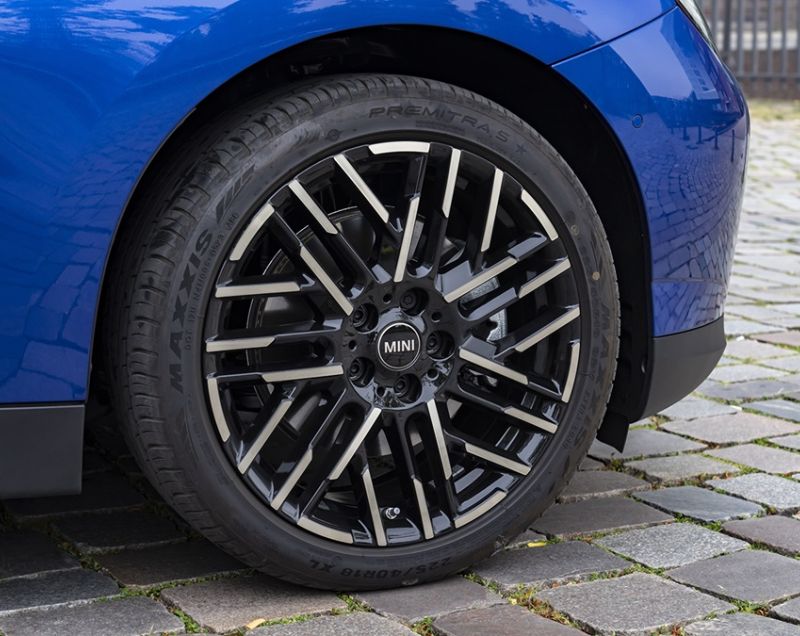 Mini Cooper Electric 40.7kWh Cooper E - ESSENTIAL UITVOERING