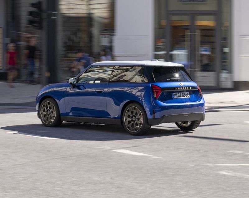 Mini Cooper Electric 40.7kWh Cooper E - ESSENTIAL UITVOERING Mini Cooper Electric 40.7kWh Cooper E - ESSENTIAL UITVOERING