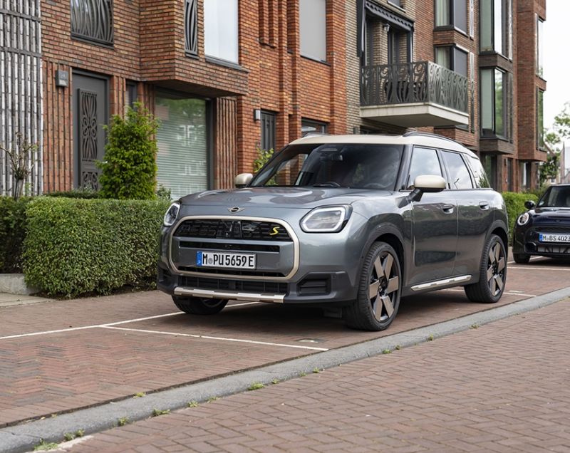 Mini Countryman 64.6kWh SE John Cooper Works, Midnight Black + 20 INCH VELGEN / PAKKET L