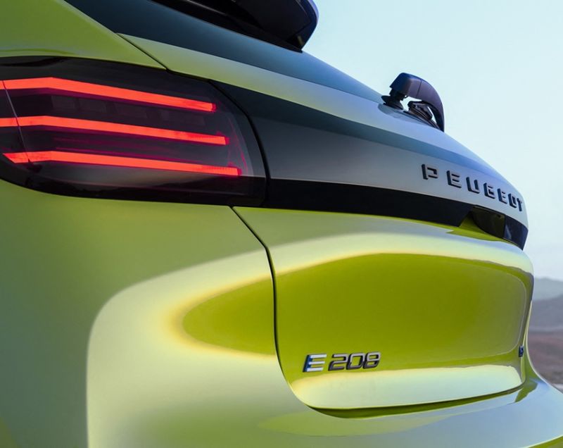 Peugeot 208 1.2 mhev allure 81kW e-dcs6 aut