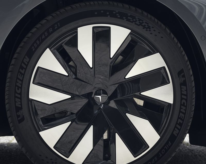 Polestar Polestar 4 100kWh Long Range Dual Motor