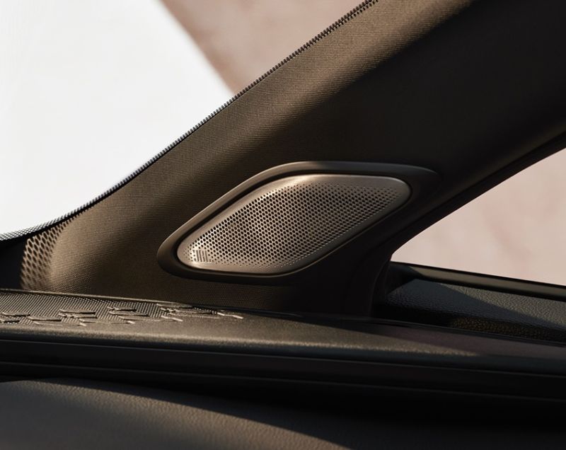 Toyota C-HR 2.0 Plug-in Hybrid Business Plus Toyota C-HR 2.0 Plug-in Hybrid Business Plus