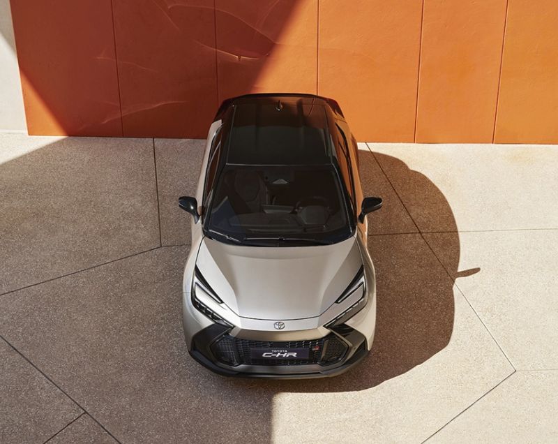 Toyota C-HR 1.8 hev executive 103kW cvt aut